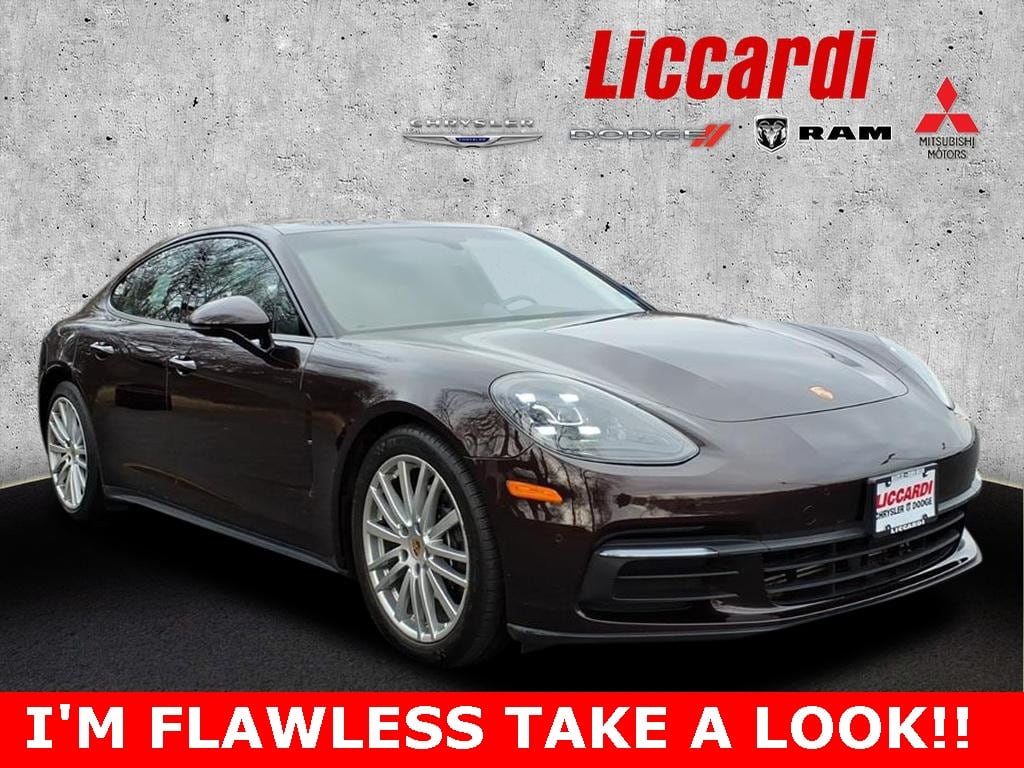 2018 Porsche Panamera 4's photo