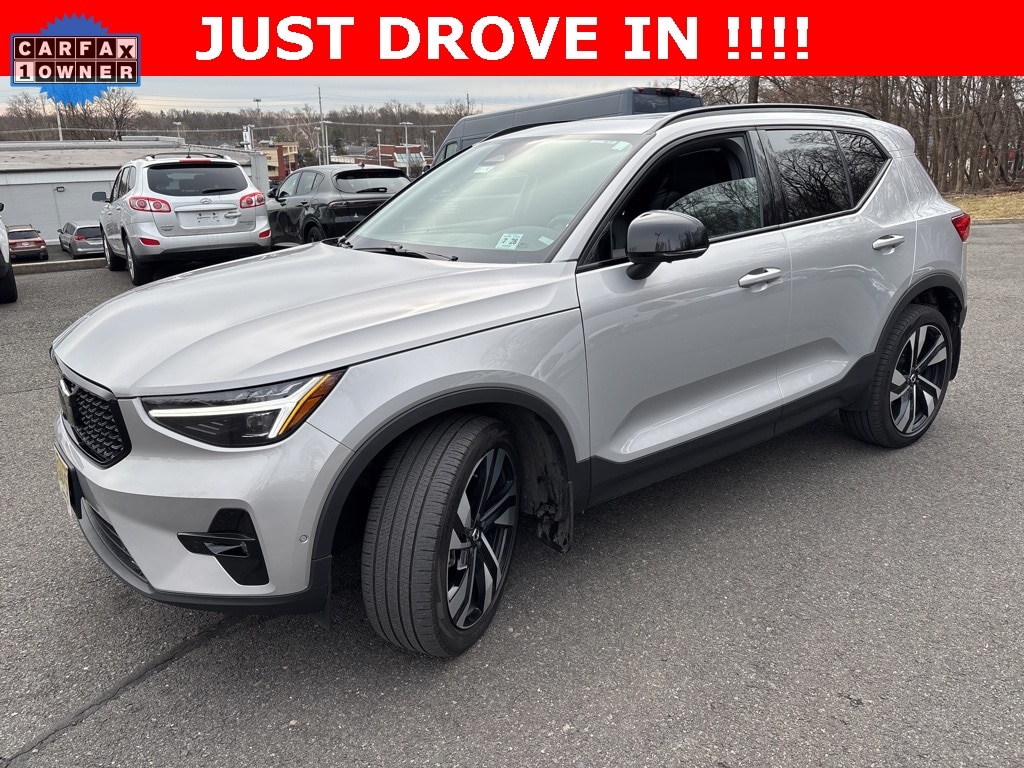 2024 Volvo XC40 Ultimate's photo
