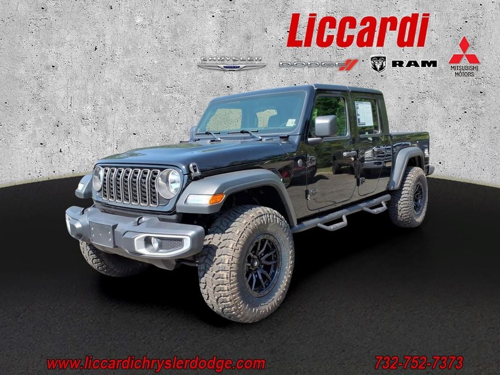Used 2025 Jeep Gladiator Sport Truck