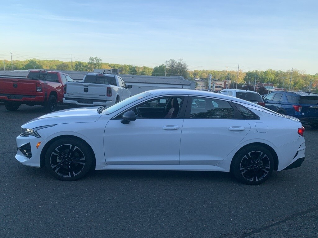 2024 Kia K5 GT-Line photo 2