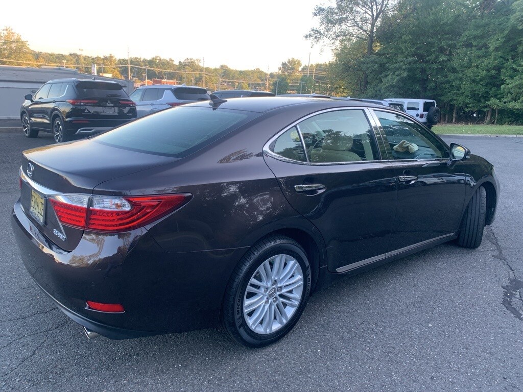 2014 Lexus ES 350 photo 2