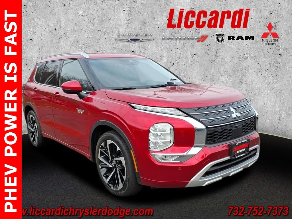 2023 Mitsubishi Outlander Plug-In Hybrid SEL's photo