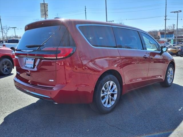 2025 Chrysler Pacifica photo 4
