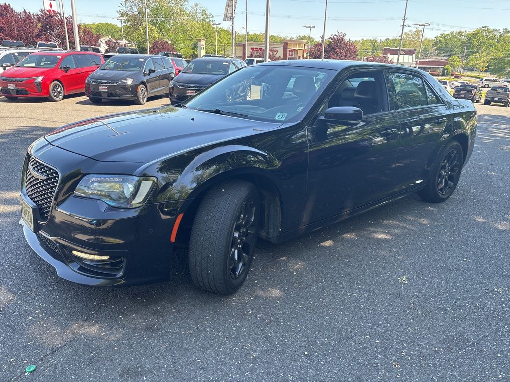 2022 Chrysler 300's photo