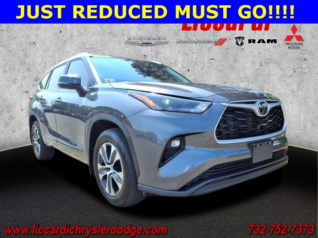 2023 Toyota Highlander XLE's photo