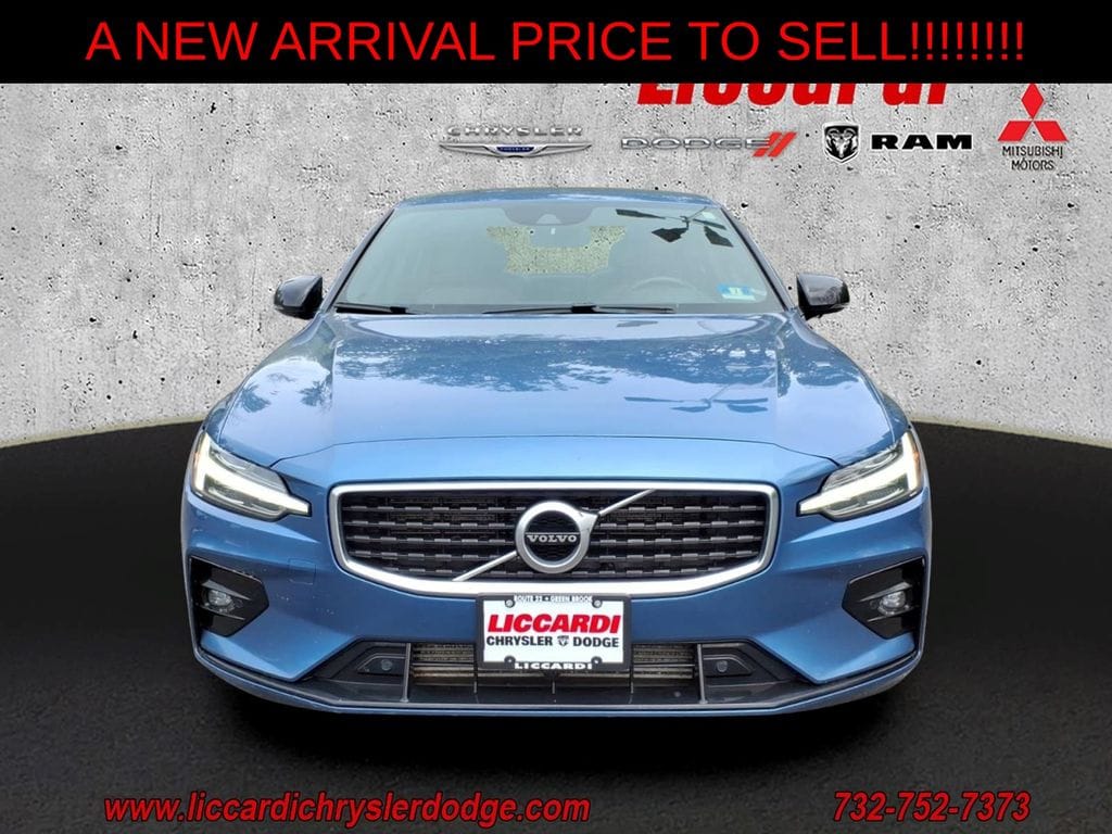 Used 2020 Volvo S60 T6 R-Design Sedan