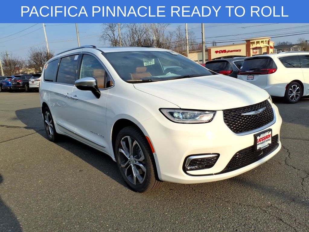 2026 Chrysler Pacifica Pinnacle AWD's photo