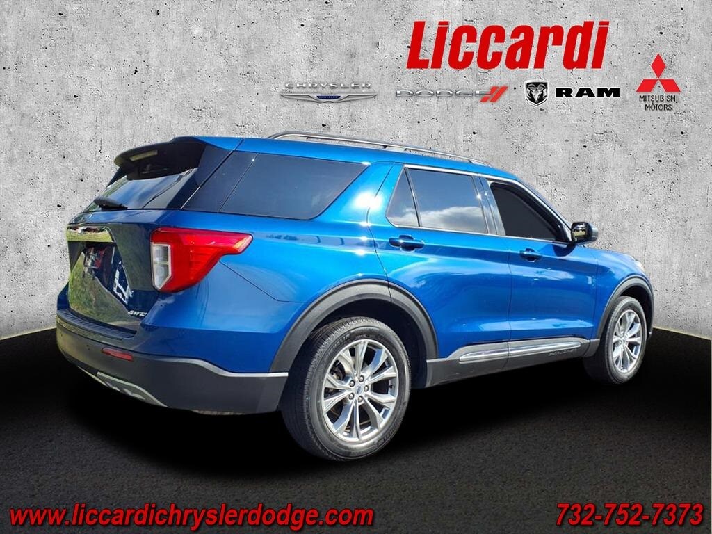 2022 Ford Explorer XLT photo 2