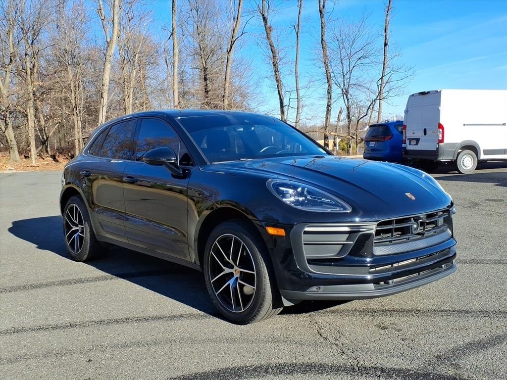 2023 Porsche Macan T's photo