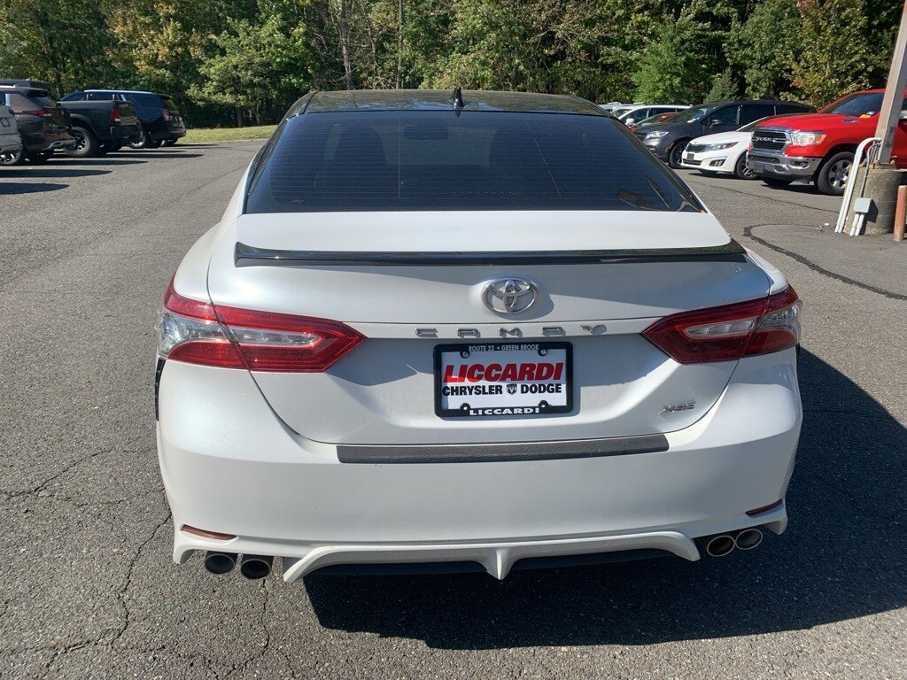 2019 Toyota Camry XSE photo 4