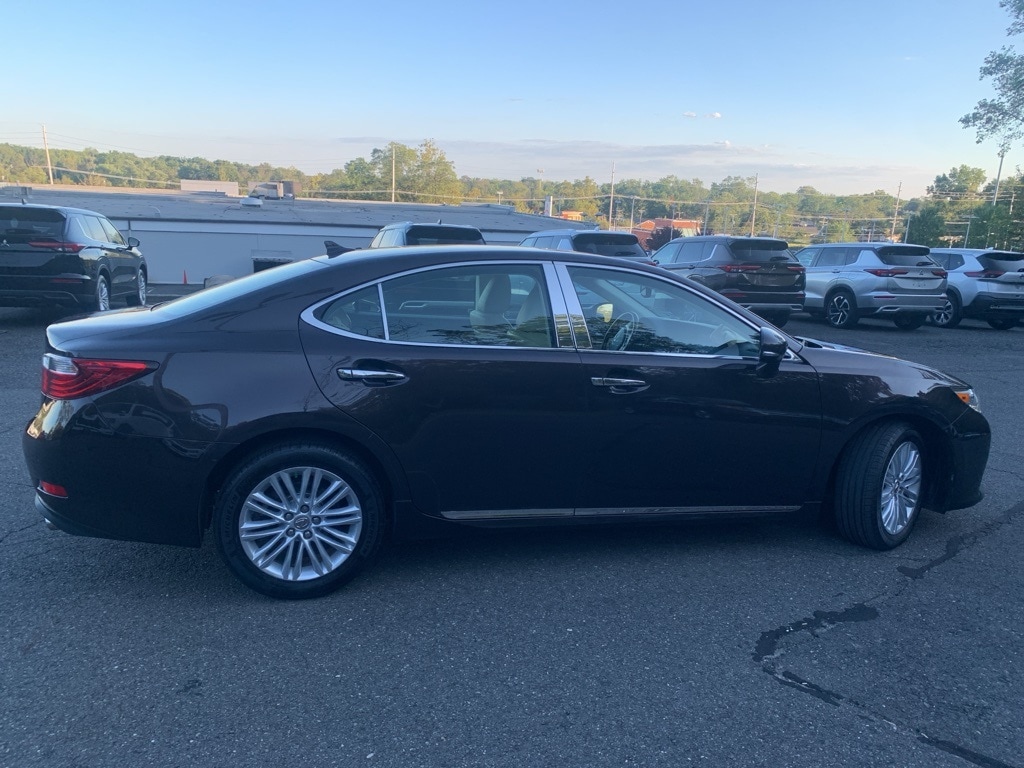 2014 Lexus ES 350 photo 3