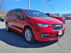 2025 Chrysler Pacifica SELECT AWD Passenger Van