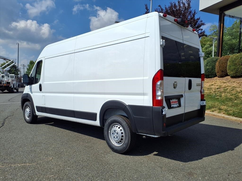 2025 Ram ProMaster 2500 Cargo Van photo 3