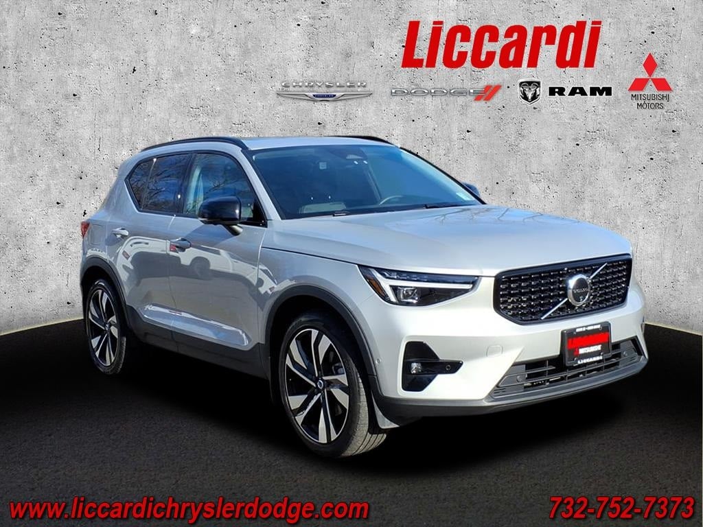 2024 Volvo XC40 Ultimate's photo