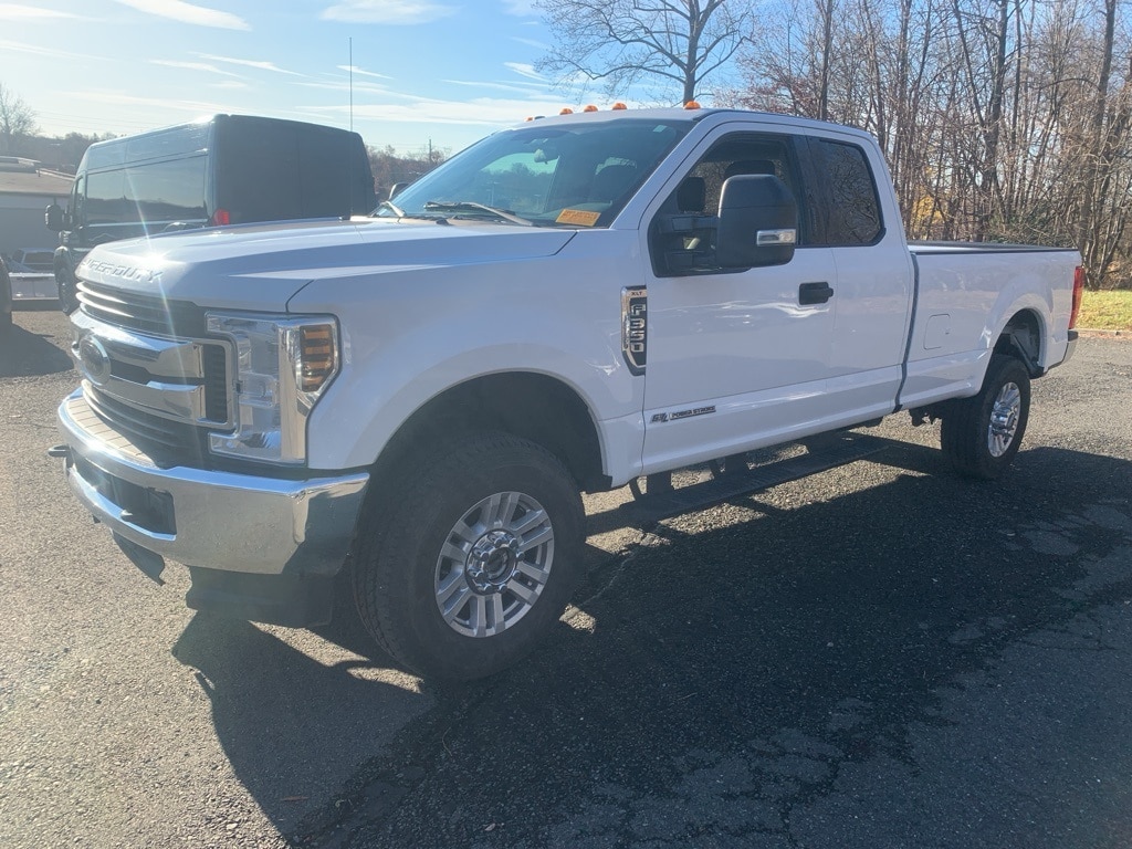 2019 Ford F-350 Super Duty XLT's photo