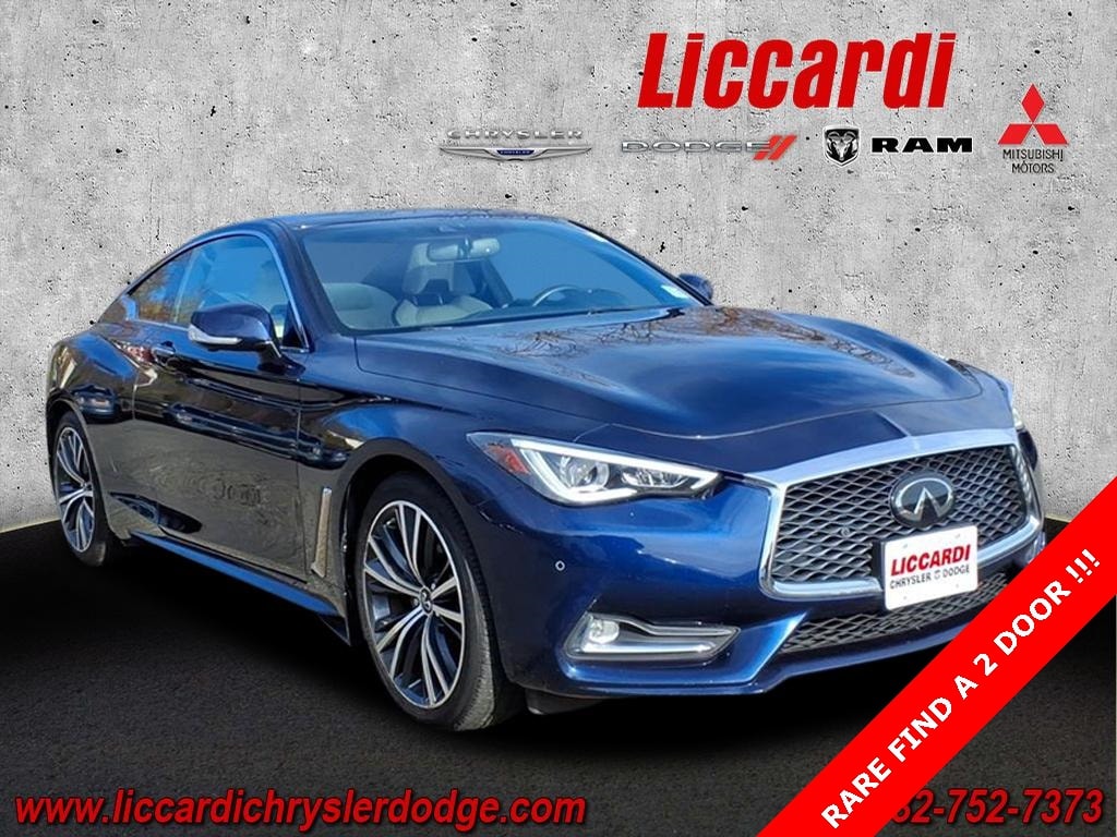 2022 INFINITI Q60 Coupe LUXE's photo