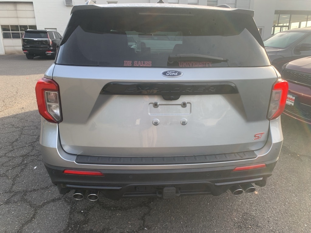 2022 Ford Explorer ST photo 3