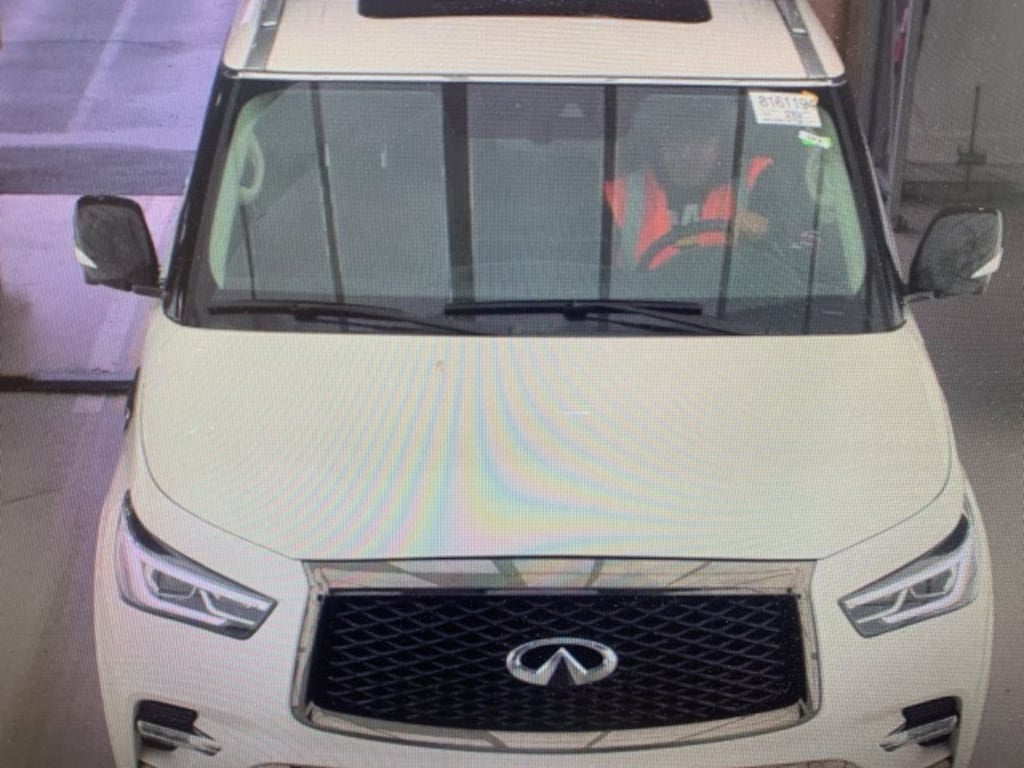 Used 2024 INFINITI QX80 Premium Select SUV