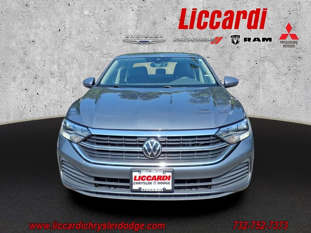 Used 2024 Volkswagen Jetta 1.5T SE Sedan