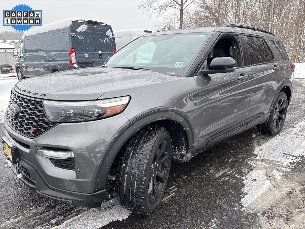 2023 Ford Explorer ST's photo