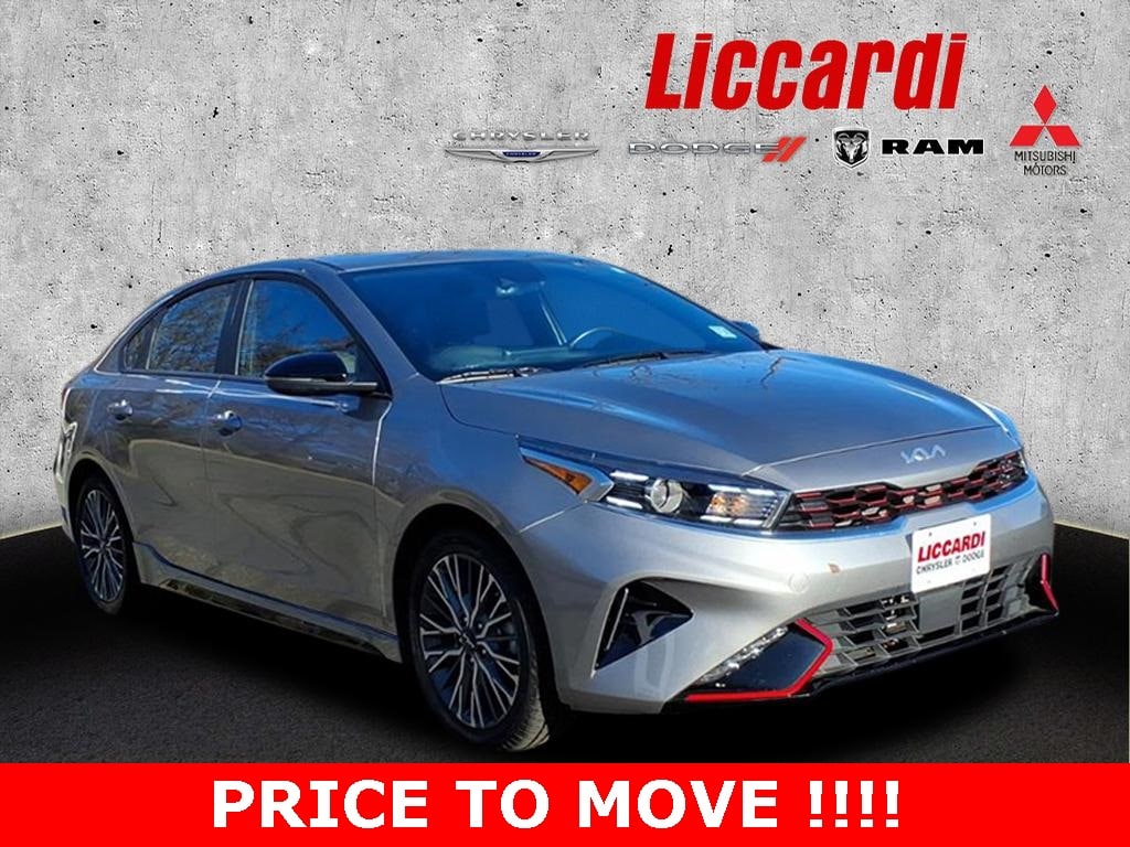 2023 Kia Forte GT-Line's photo