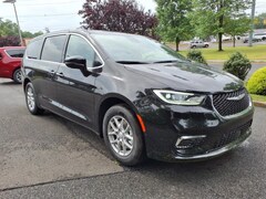 2025 Chrysler Pacifica SELECT Passenger Van