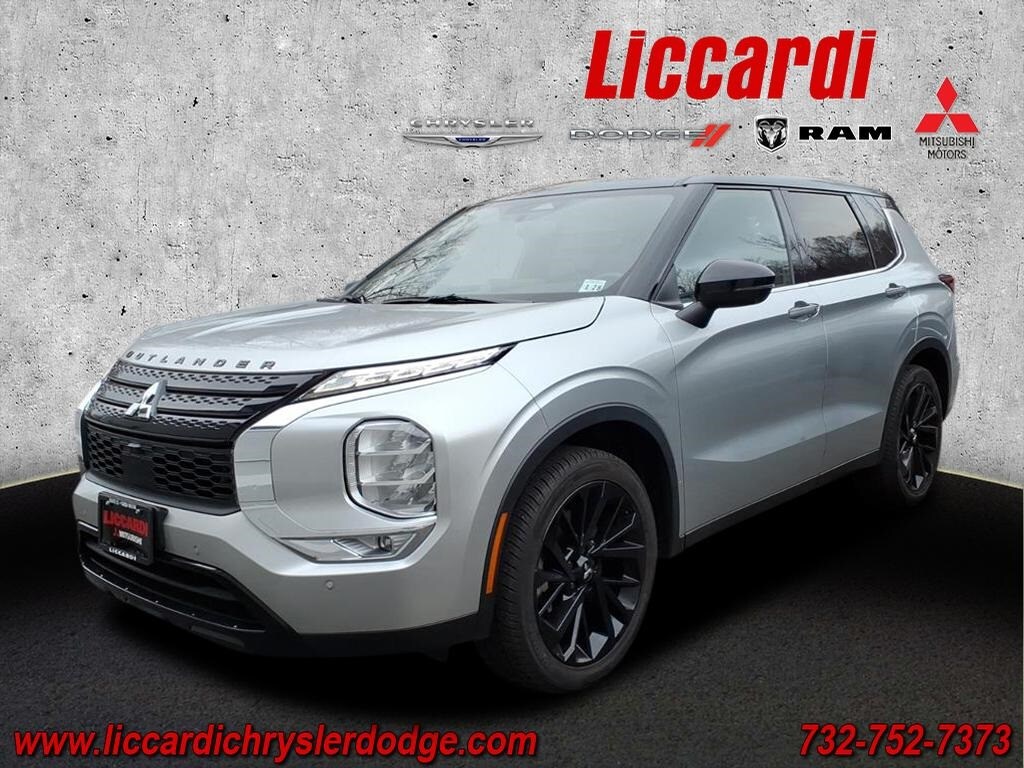 2023 Mitsubishi Outlander SEL Black Edition photo 3