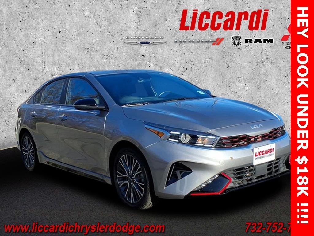 2023 Kia Forte GT-Line's photo