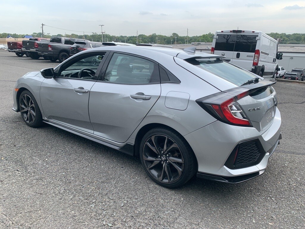 2018 Honda Civic Sport photo 3