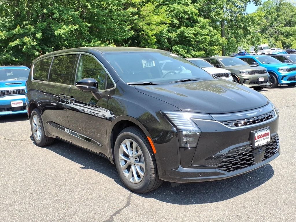 2027 Chrysler Pacifica Select AWD's photo