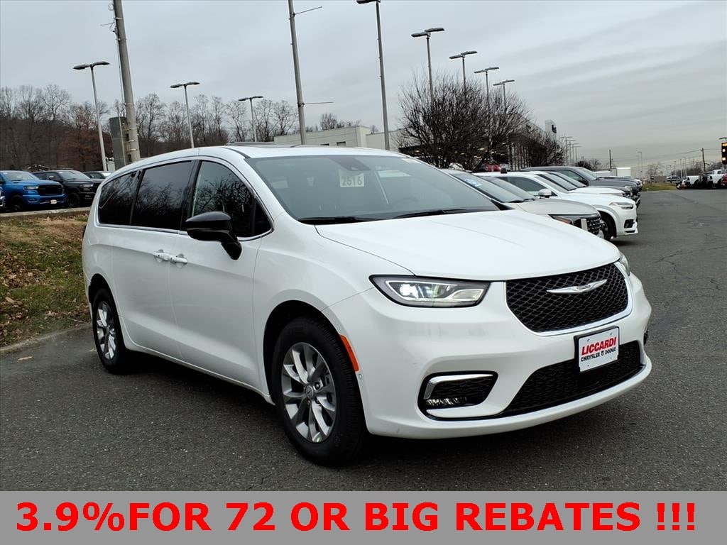 2026 Chrysler Pacifica Select