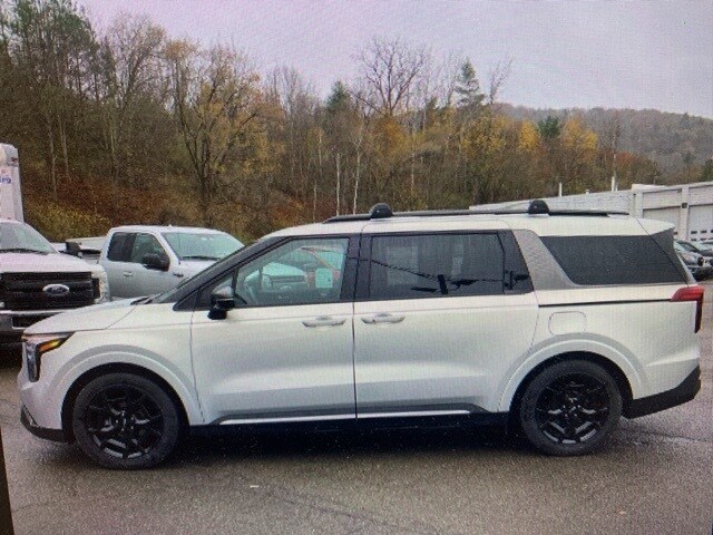 2025 Kia Carnival SX Prestige photo 2