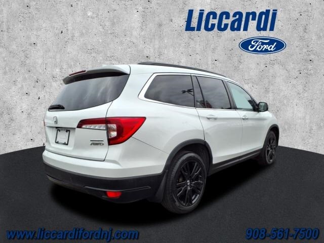 2021 Honda Pilot Special Edition photo 2