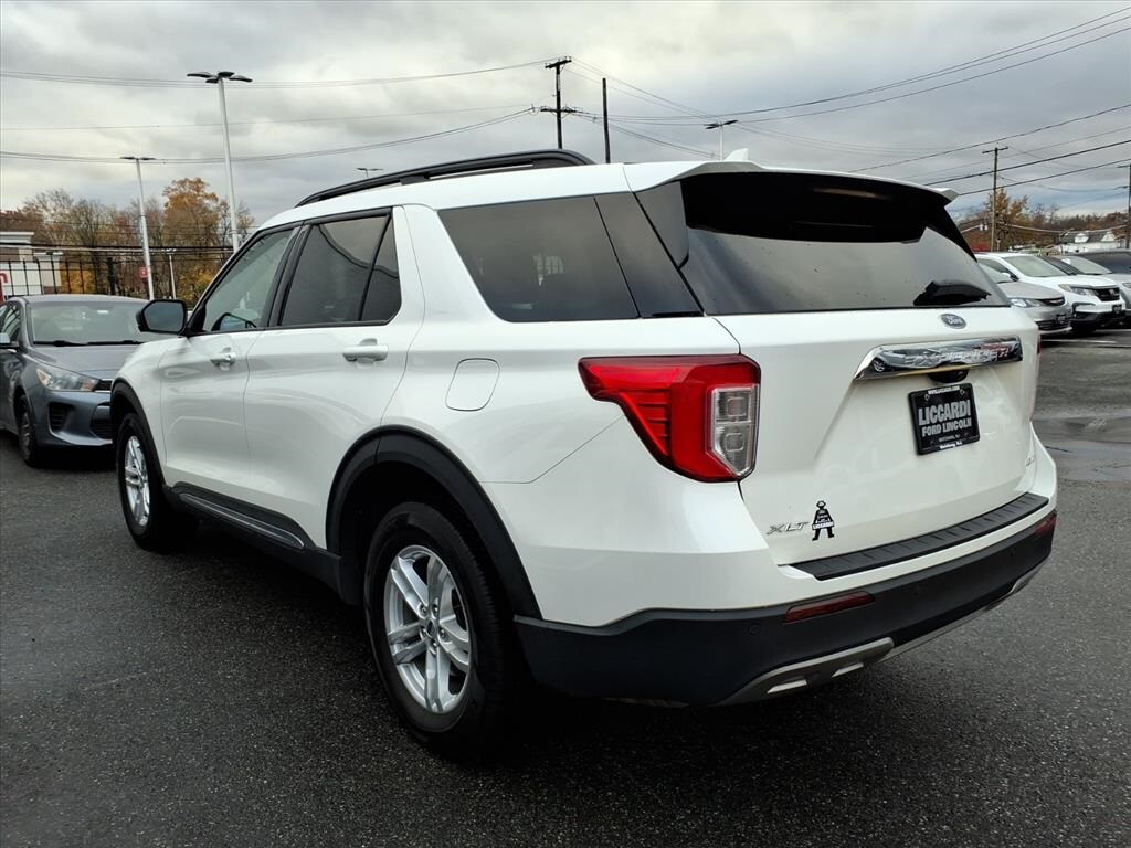 2023 Ford Explorer XLT photo 4