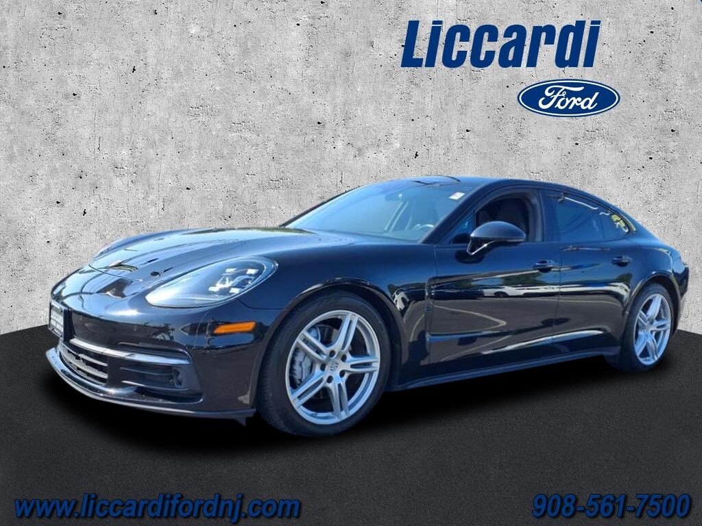 2018 Porsche Panamera 4 photo 4
