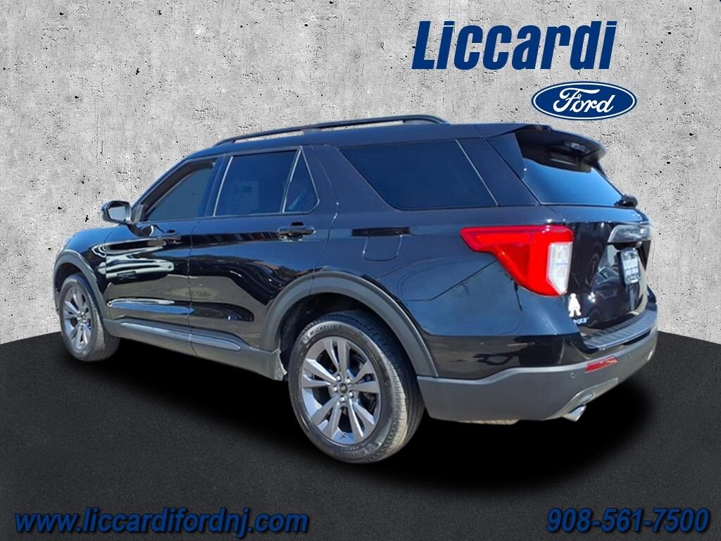 2022 Ford Explorer XLT photo 2