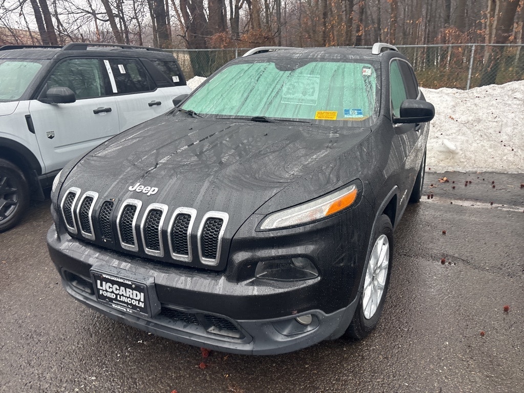 Used 2016 Jeep Cherokee Latitude SUV