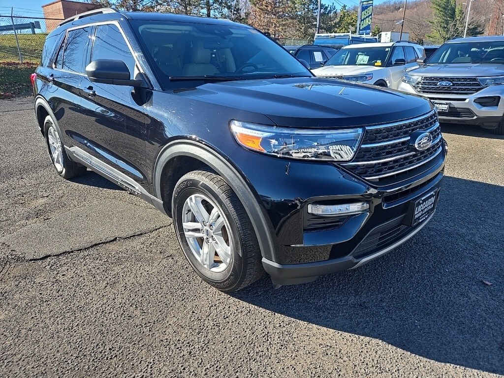 2023 Ford Explorer XLT photo 3