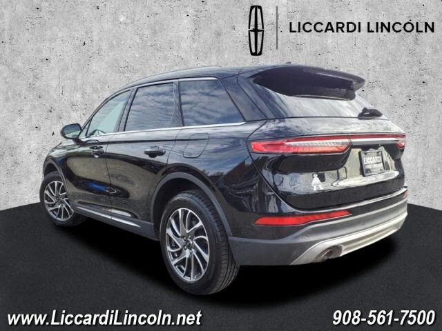 2021 Lincoln Corsair Standard photo 3