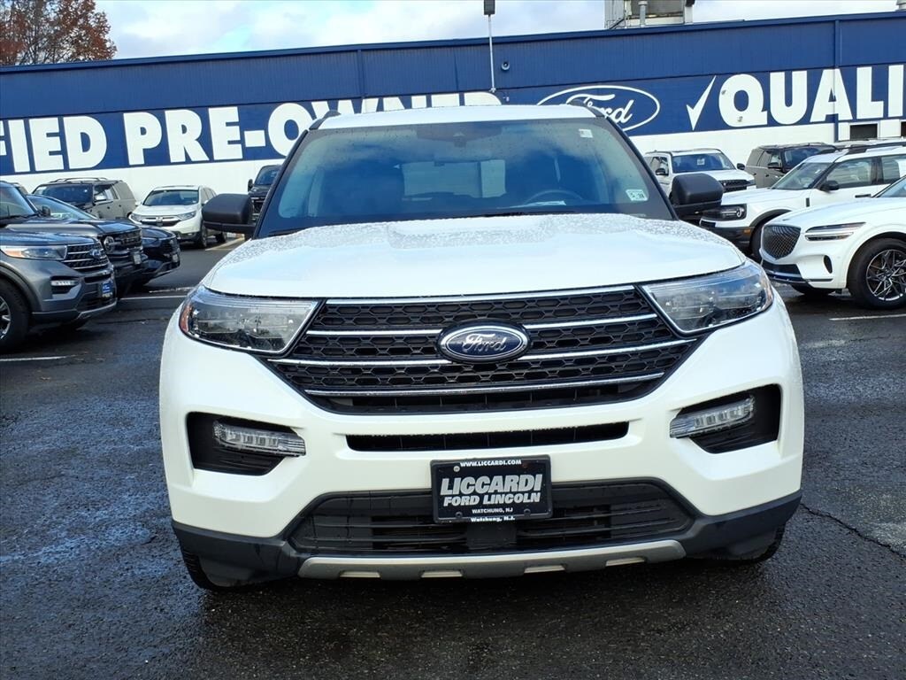 2023 Ford Explorer XLT photo 2