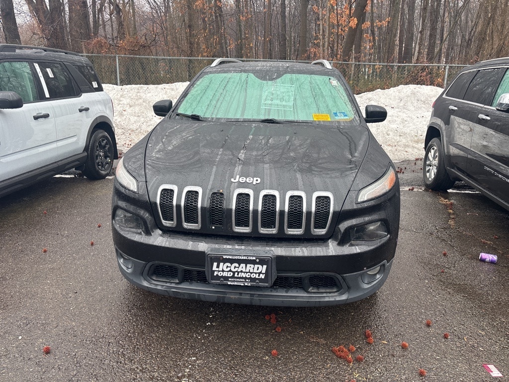 Used 2016 Jeep Cherokee Latitude SUV
