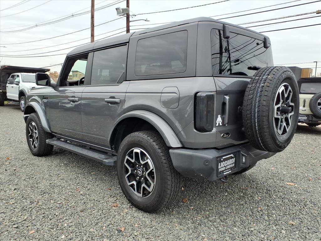 2024 Ford Bronco Outer Banks photo 3