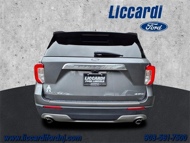 2022 Ford Explorer Platinum photo 3