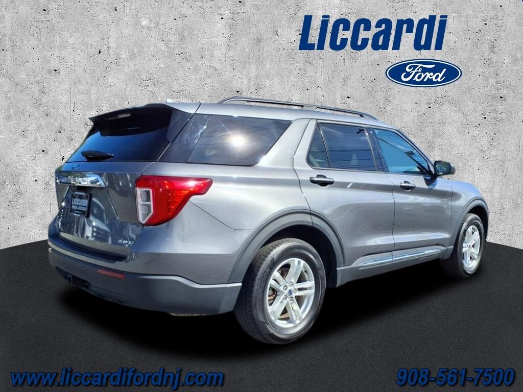 2022 Ford Explorer XLT photo 2