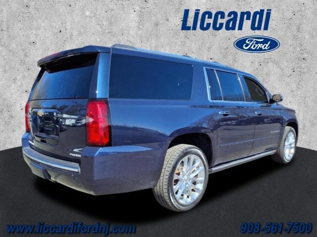 2019 Chevrolet Suburban Premier photo 2