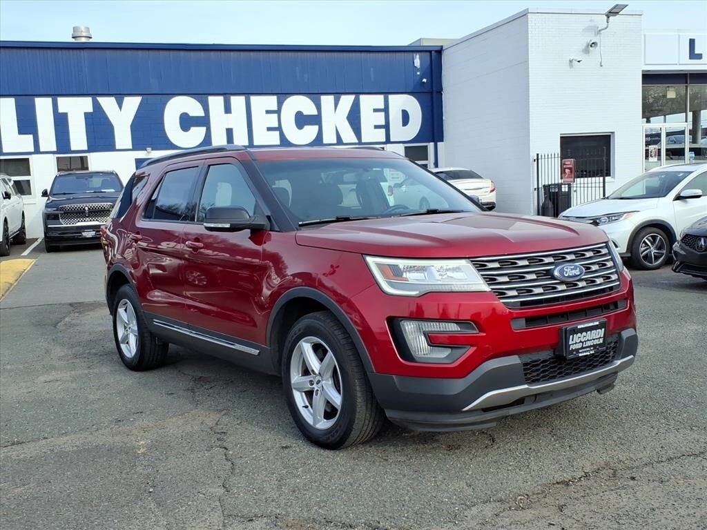Used 2017 Ford Explorer XLT SUV