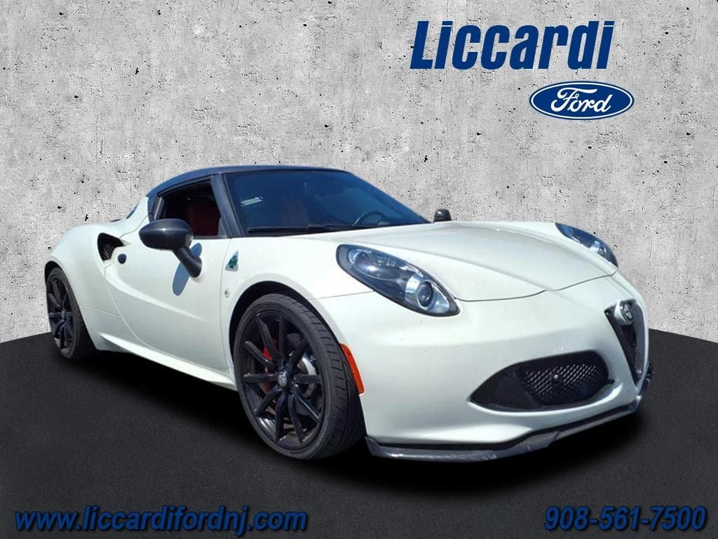 2015 Alfa Romeo 4C -'s photo