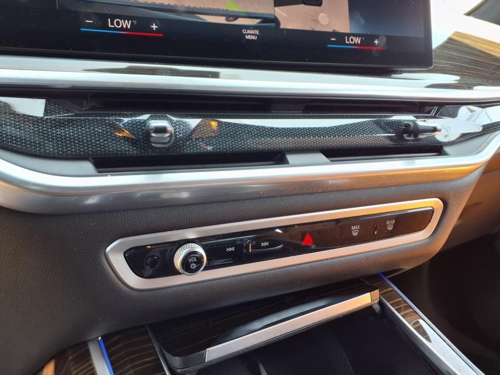 2023 BMW X7 40i - Photo 18
