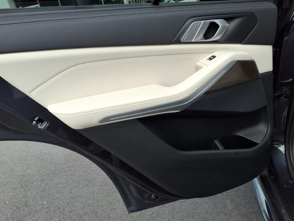 2022 BMW X5 40i - Photo 9