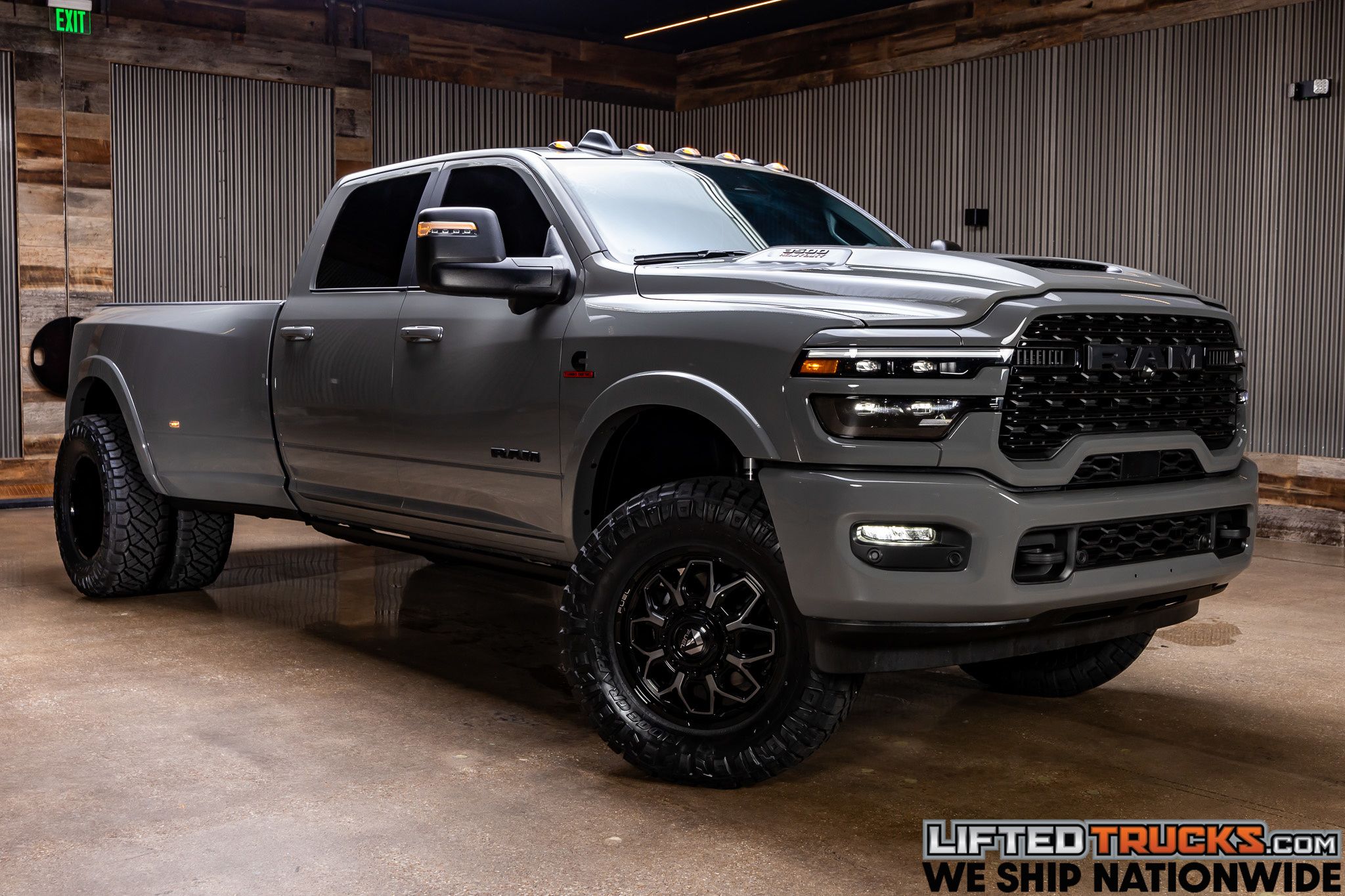2025 RAM 3500 Limited 4X4 Crew Cab LWB's photo